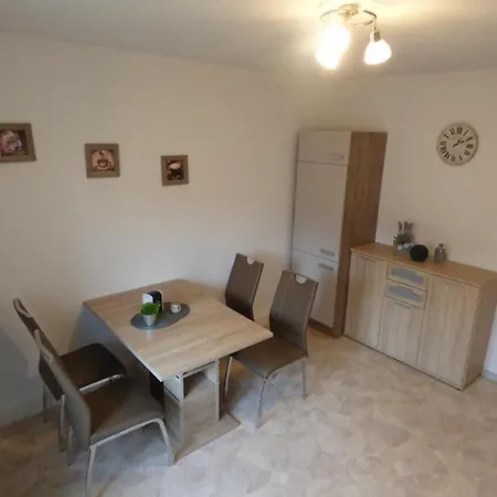 Grosse In Voslapp Mit Garten By Interhome Apartmán Wilhelmshaven